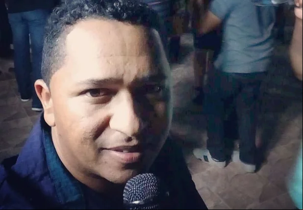 Cantor Waldir Santos Assis