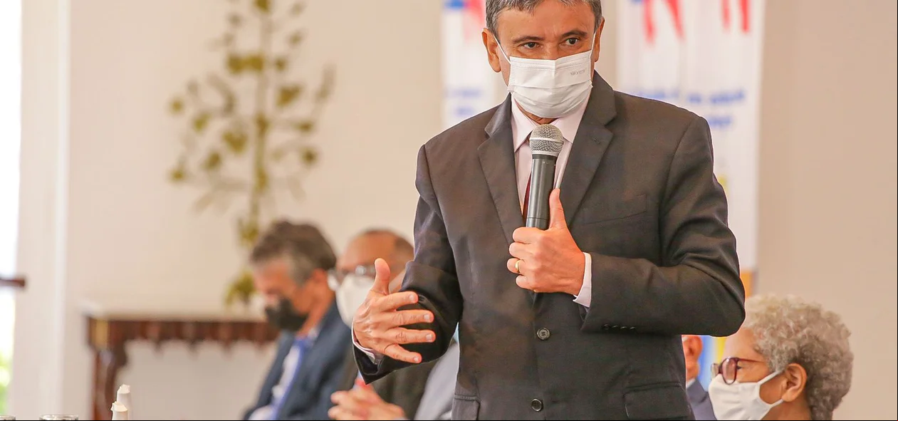 Wellington Dias discursando