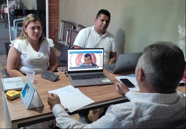 Prefeito Zé Henrique participa de audiência com promotor de Justiça
