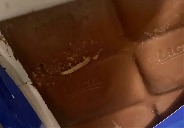 Chocolate com larva