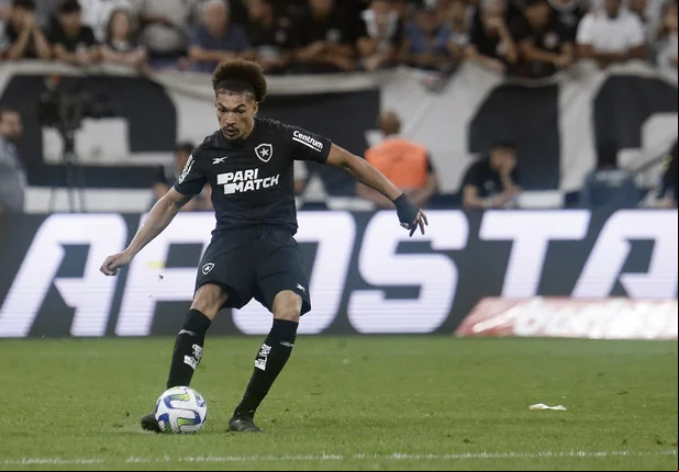 Adryelson, zagueiro do Botafogo foi convocado para as Eliminatórias da Copa do Mundo