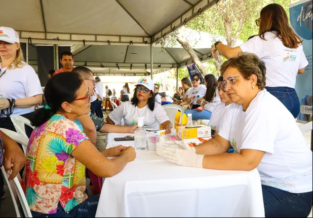 Caravana da Cidadania atende centenas de cidadãos em Parnaíba