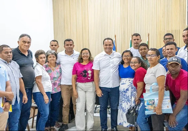 Prefeito Pedro Gomes se reúne com moradores da zona rural