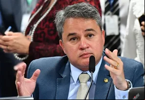 Senador desafia Governo Lula e alerta para uso eleitoral do Orçamento