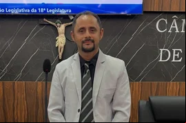 Vereador morre em acidente envolvendo carro e caminhão