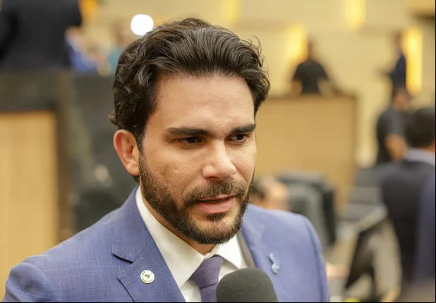 Dr. Marcus Vinicius