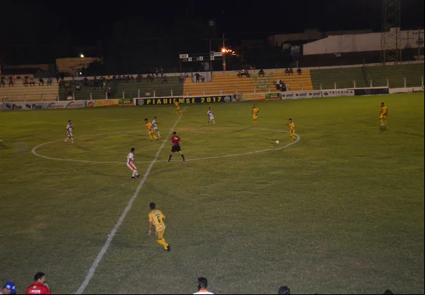 Picos vence o Piauí pelo Campeonato Piauiense 
