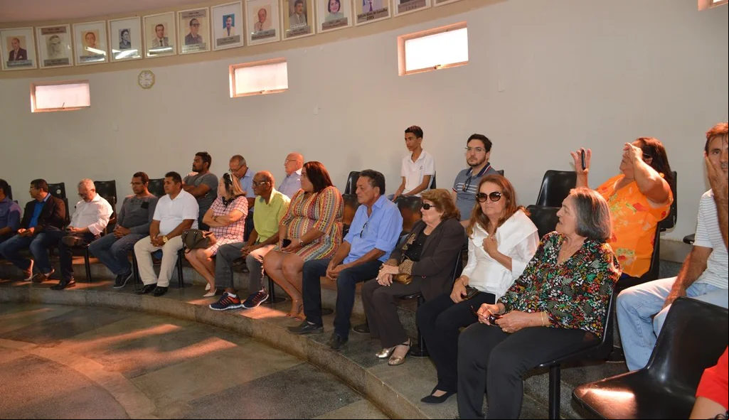 Familiares e amigos prestigiam posse de João Bosco de Medeiros