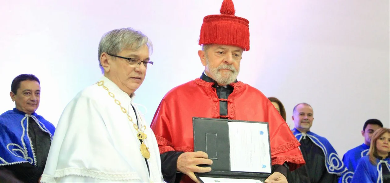 Lula recebe o Título de Doutor Honoris Causa pela UFPI