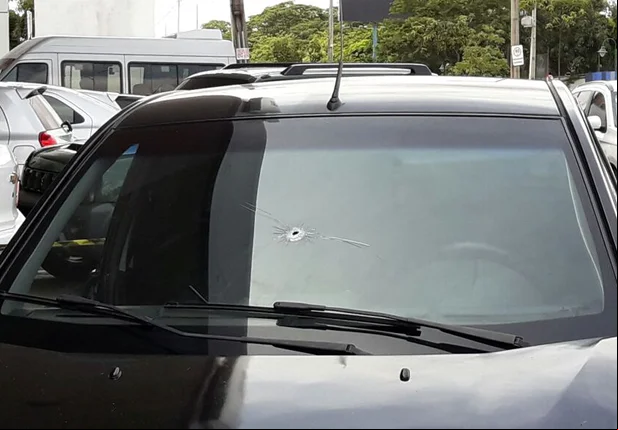 Briga de trânsito deixa uma pessoa baleada em Teresina