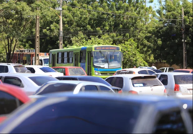 Terminal de petróleo de Teresina continua bloqueado por motorista