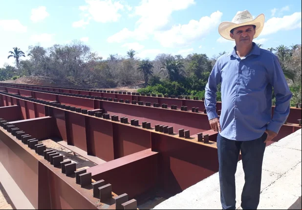 Construção de ponte está paralisada em Beneditinos