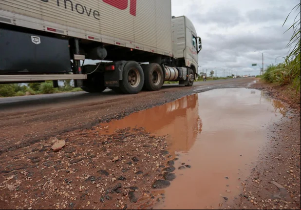 Buracos na BR 316 geram transtornos aos condutores