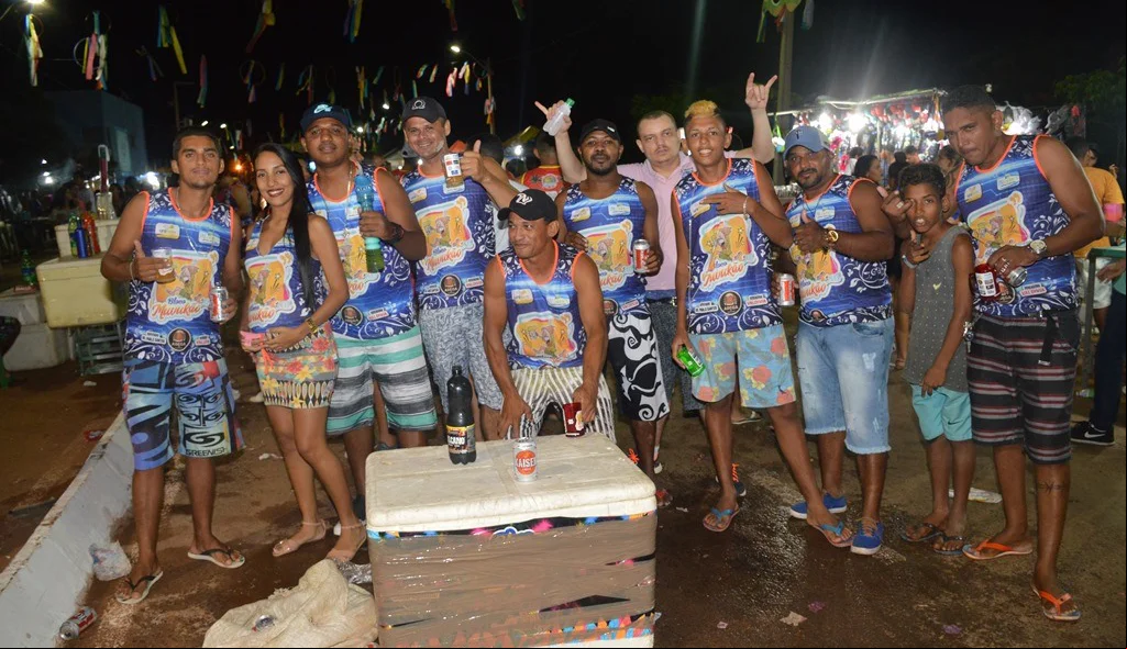 Bloco marca presença na folia