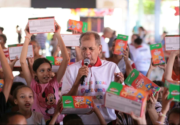 15ª edição do projeto social "Faça Uma Criança Sorrir"